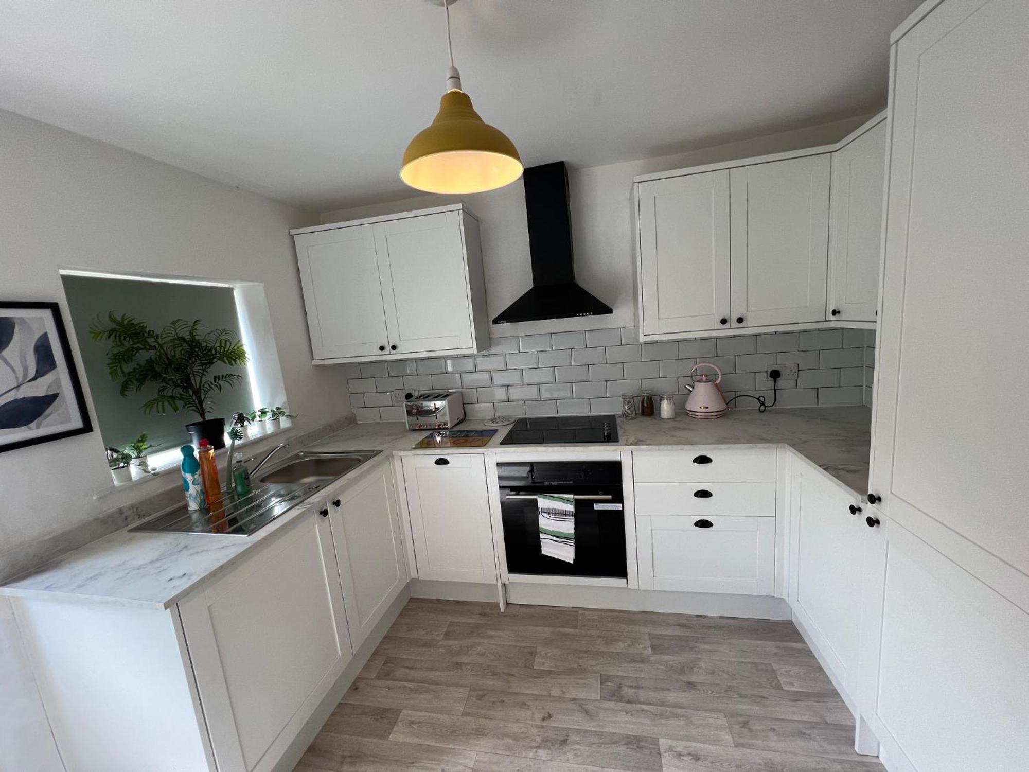 Littlehampton House - 4 Bedroom House Sleeps 8 Bagian luar foto